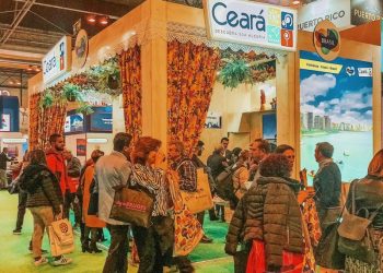 Arialdo Pinho é homenageado com Prêmio Sílvia Zorzanello na FITUR 2019