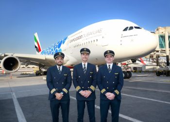 Emirates lança dois voos diários para Mascate com aeronave A380 de dois andares