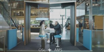 KLM conecta pessoas com holograma em tempo real