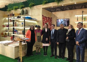 Na Itália, Onélia Santana participa da maior feira mundial de artesanato