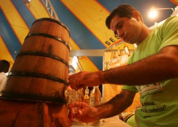 Festival Nacional Mel, Chorinho e Cachaça acontece em Viçosa do Ceará