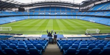 Fanáticos por futebol têm a chance de conhecer estádios e assistir partidas na Inglaterra