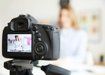 Projeto de lei quer aproximar youtubers e influenciadores digitais de grandes anunciantes