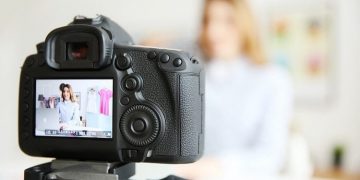 Projeto de lei quer aproximar youtubers e influenciadores digitais de grandes anunciantes