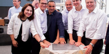 Camilo Santana participa do lançamento do complexo industrial da Diageo em Itaitinga