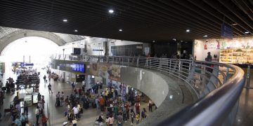 Ceará mantém crescimento e recebeu 74% mais turistas estrangeiros neste ano