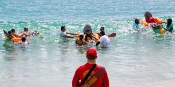 Férias: Praia Acessível inicia atendimento diário durante período de alta estação