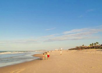 Prainha Paradise lives next door