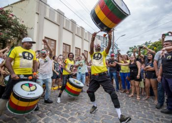 Olodum Grava Vídeo em Rua Histórica de Aracati