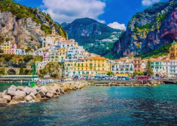 Viaje Sem Sair de Casa com a VemTambém e conheça o sabor de Positano, na Itália