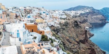 Premiê da Grécia afirma que país está pronto para receber turistas