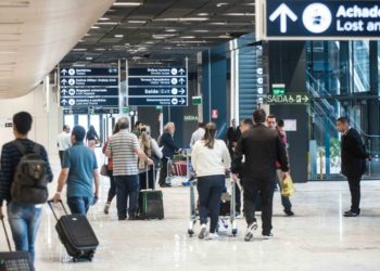 Aeroportos brasileiros vão usar selfie para embarque