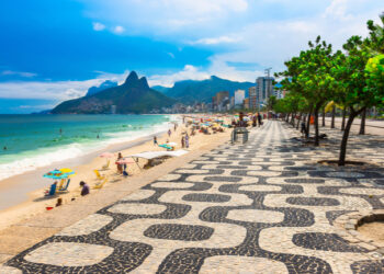 Brasileiros pretendem viajar já no final do ano, diz pesquisa