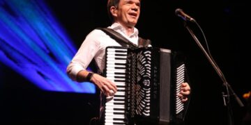 Waldonys comemora aniversário hoje (14) com show em sala de cinema