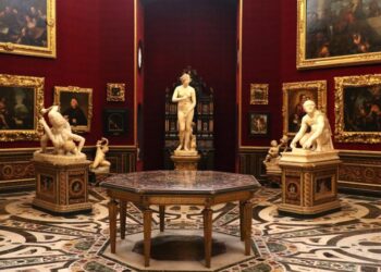 Galleria degli Uffizi a um toque de distância
