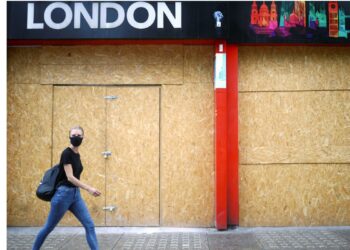 Reino Unido prepara 42 centros de vacinação da Covid-19