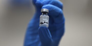 Governo de Portugal inicia vacinação contra Covid-19