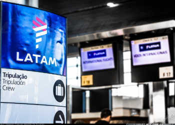 Latam vai implementar novo sistema de atendimento remoto em aeroportos brasileiros