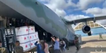 Camilo Santana e Sarto Nogueira acompanham despacho das vacinas para o Ceará – Vacinação tem início hoje (18)