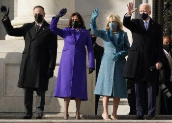 Joe Biden e Kamala Harris tomam posse nos EUA