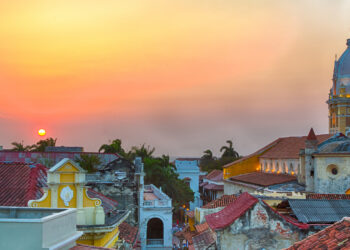 Colômbia suspende voos do Brasil por 30 dias