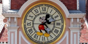 Disneylândia de Paris anuncia reabertura para dia 2 de abril