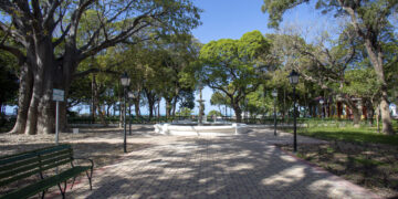 Passeio Público atrai frequentadores com programação cultural, gastronomia e segurança