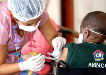 Fortaleza ultrapassa 100 mil pessoas vacinadas contra a Covid-19