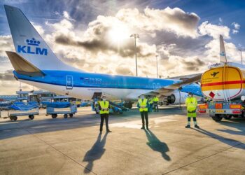 KLM realiza voo com combustível sustentável