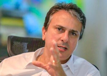 Camilo Santana anuncia benefícios para profissionais de evento