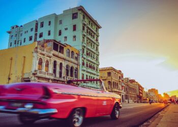 Cuba vai oferecer vacinas contra a Covid-19 para turistas