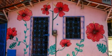 Canoa de Cores: conheça o projeto que colore um dos cartões postais mais famosos do Ceará