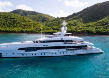 Conheça o iate do homem mais rico do mundo, estimado em meio bilhão de dólares