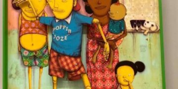 Turismo em sua própria cidade: Fernanda Wainer visita exposição da dupla OSGEMEOS em São Paulo