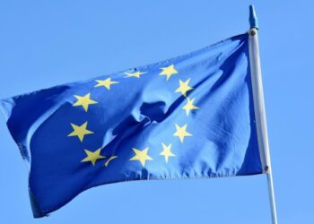 União Europeia pode liberar viagens de turistas vacinados