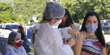 Anvisa libera importação excepcional e uso controlado da vacina Sputnik V no Ceará