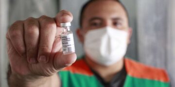 Ceará recebe lote com 280 mil vacinas para segunda dose contra Covid