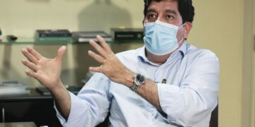 Secretário da Saúde diz que meta é vacinar 100% da população do CE até agosto de 2021