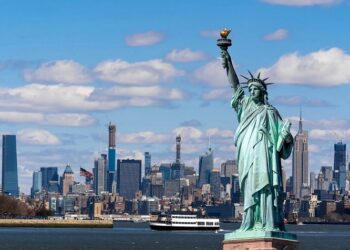 Nova York suspende todas as restrições de Covid-19