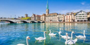 Suíça comemora abertura para viajantes do Brasil e lança site para consulta