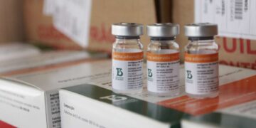 Governo do Ceará negocia com Sinovac e Instituto Butantan para aquisição de vacinas