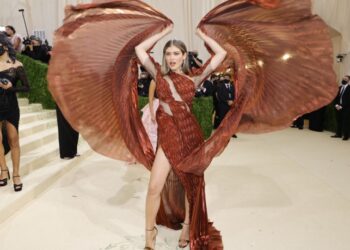 Arretada! Saiba quem é a modelo cearense que brilhou no Met Gala