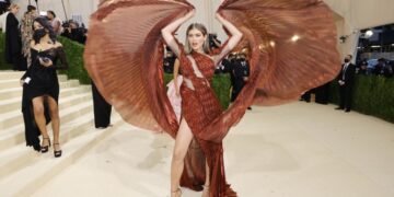 Arretada! Saiba quem é a modelo cearense que brilhou no Met Gala