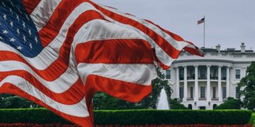 EUA vão suspender restrições de entrada para estrangeiros vacinados a partir de novembro