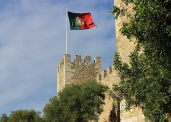 Portugal reabre para turistas brasileiros