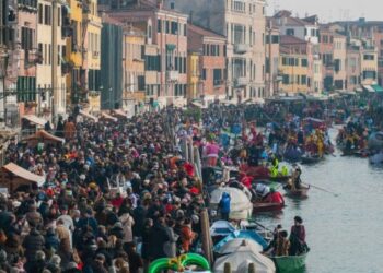 Para conter multidões, Veneza cobrará de turistas e exigirá reservas