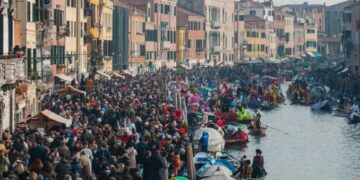 Para conter multidões, Veneza cobrará de turistas e exigirá reservas