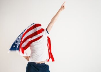 Menores de 18 anos não precisarão de vacina contra Covid-19 para entrar nos EUA