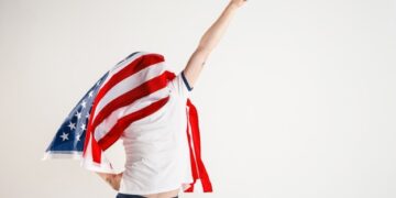 Menores de 18 anos não precisarão de vacina contra Covid-19 para entrar nos EUA