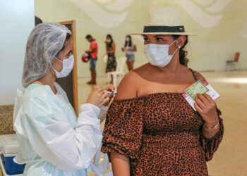 Fortaleza é a capital nordestina com mais pessoas vacinadas contra a Covid-19